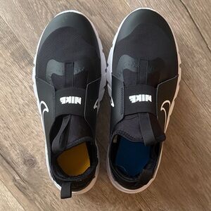 Nike Kids Flex Runner Black and White Slip-On Sneakers